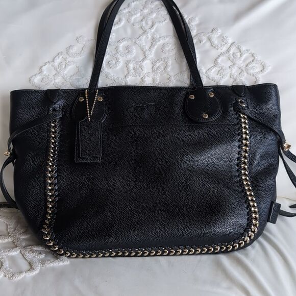 Coach ♣️Limited Edition Tatum Whipstitch Shoulder Bag /Gold Chain Detailing